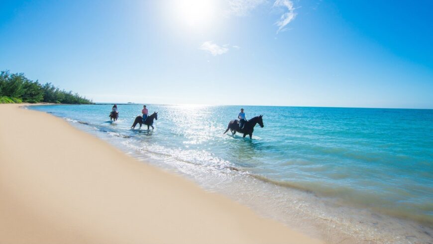 What to wear for horseback riding on the beach?